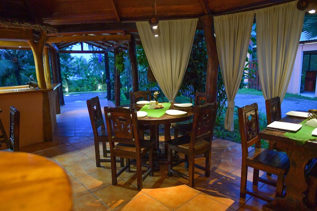 Hotel Caribbean Coconut Cahuita Buitenkant foto